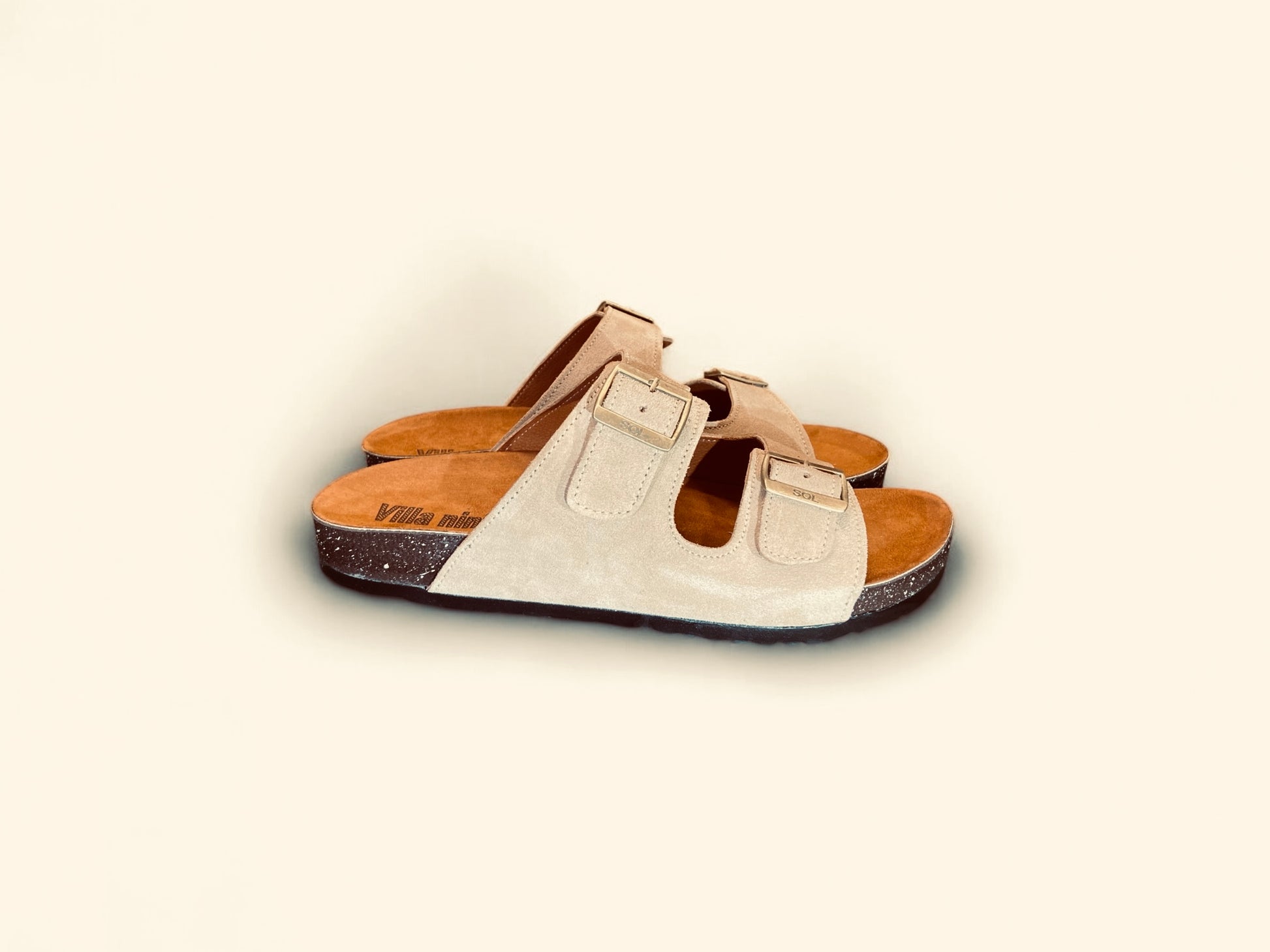 Beige slipper villa nin9