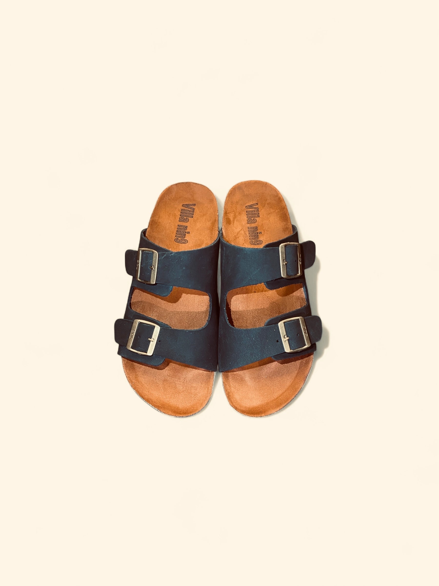 Black slipper villa nin9