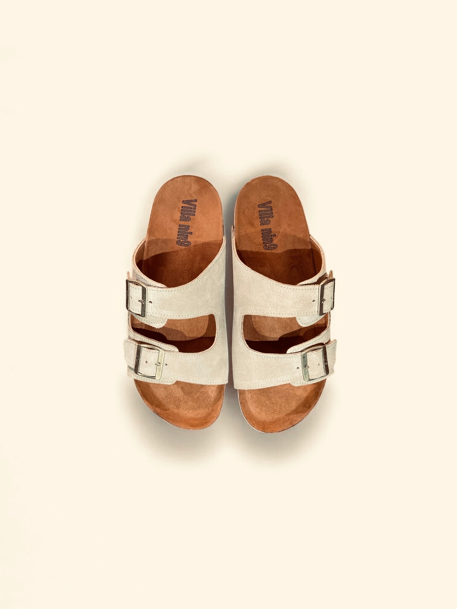 Beige slipper villa nin9