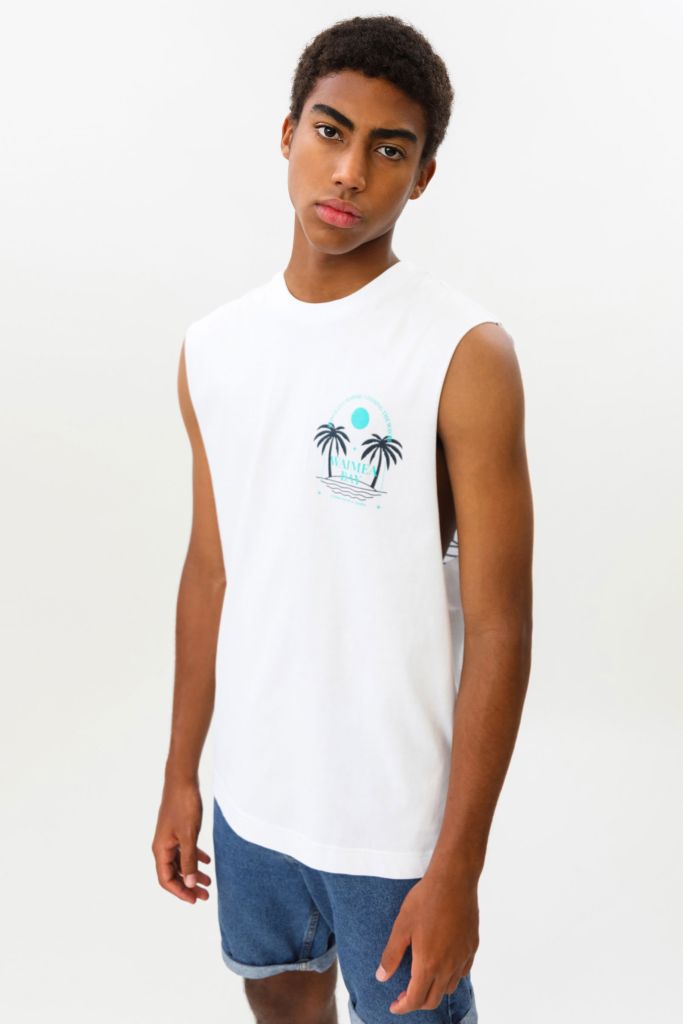 Cut t shirt Lefties.